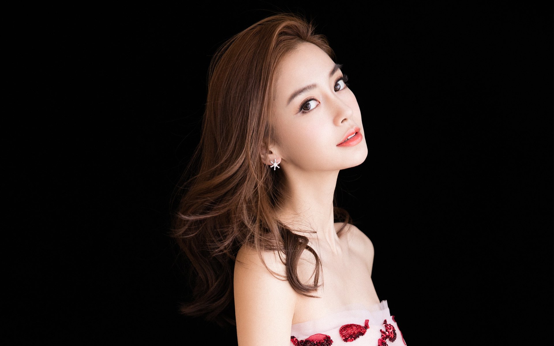 维尔·冯·威克：南非队锋线的力量源泉，为团队注入攻击活力，温·维尔冯